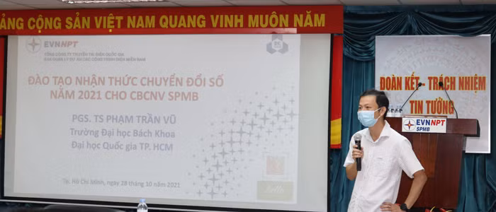 Ban Quản lý dự án các công trình điện miền Nam tổ chức khóa đào tạo "Nhận thức chuyển đổi số". Ảnh: evnnpt.vn