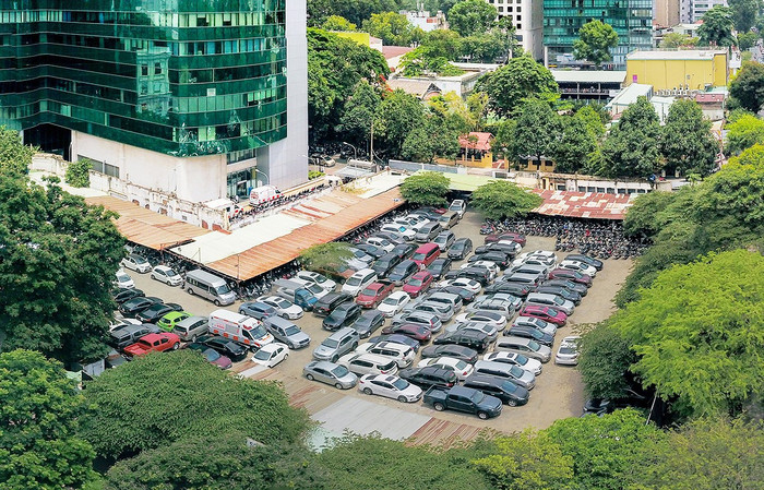 Khu đất 8-12 Lê Duẩn được định giá rẻ bán cho các nhà đầu tư. (Ảnh: Báo Điện tử Sài Gòn Giải Phóng) Khu đất 8-12 Lê Duẩn được định giá rẻ bán cho các nhà đầu tư. (Ảnh: Báo Điện tử Sài Gòn Giải Phóng)
