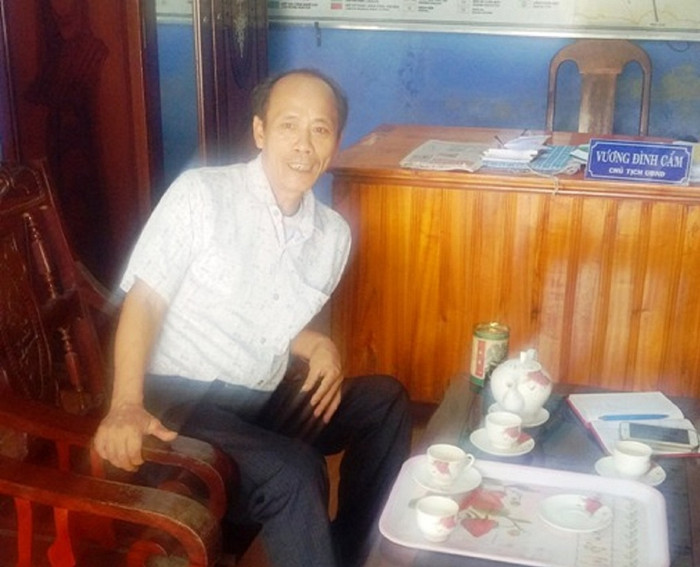 Ông Vương Đình Cẩm, Chủ tịch UBND xã Lộc Tiến làm việc với phóng viên. Ảnh: B.Sương Ông Vương Đình Cẩm, Chủ tịch UBND xã Lộc Tiến làm việc với phóng viên. Ảnh: B.Sương