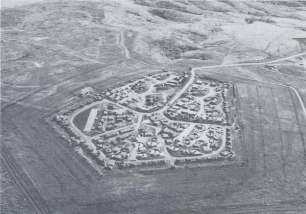 Căn cứ điểm Camp Carroll - Cao điểm 241 nhìn từ trên cao. (Ảnh: wikipedia.org) Căn cứ điểm Camp Carroll - Cao điểm 241 nhìn từ trên cao. (Ảnh: wikipedia.org)