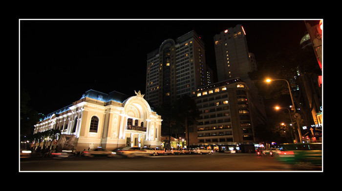 Hoàng hôn làm bừng lên sắc máu, sắc trái tim phai của một loài hoa đã đi vào huyền thoại với nghịch cảnh bi ai đẫm lệ: Angtigone.... Hoàng hôn làm bừng lên sắc máu, sắc trái tim phai của một loài hoa đã đi vào huyền thoại với nghịch cảnh bi ai đẫm lệ: Angtigone....