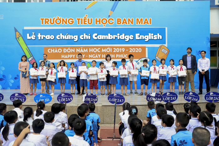 Quang cảnh buổi lễ. Ảnh: Nhà trường cung cấp Quang cảnh buổi lễ. Ảnh: Nhà trường cung cấp