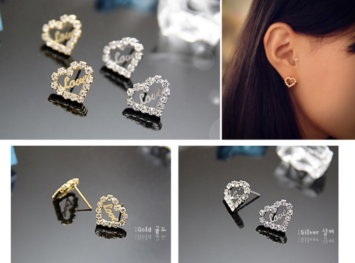 Hay mẫu thiết kế hình trái tim với chữ "Love" lồng vào trong đích thị dành cho những cô nàng lãng mạn.