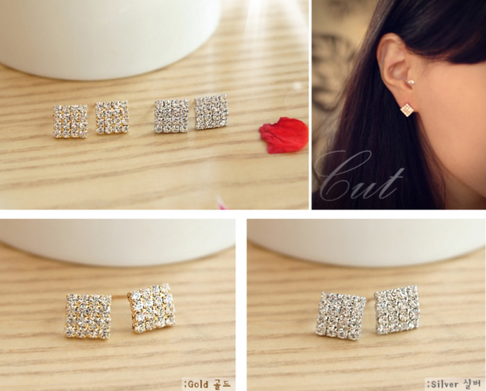 Mẫu hoa tai đính đá hình vuông tuy đơn giản nhưng cũng khiến bạn thêm duyên dáng và nữ tính hơn.