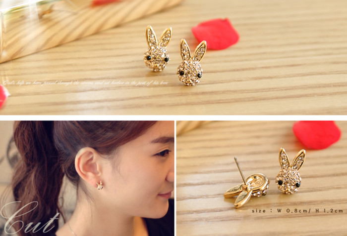 Mẫu hoa tai hình mặt thỏ cực xinh và bắt mắt.