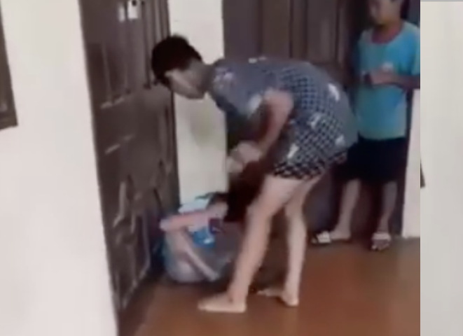 Hình ảnh cắt từ clip. Hình ảnh cắt từ clip.