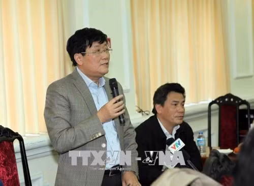 Từ năm 2015 khi công bố Dự thảo chương trình giáo dục phổ thông tổng thể lần 1, Phó giáo sư Mai Sỹ Tuấn đã có nhiều bài viết về "tích hợp" Lý, Hóa, Sinh thành Khoa học tự nhiên ở bậc trung học cơ sở trên báo chí. Tuy nhiên cho đến nay, các lập luận của thầy Mai Sỹ Tuấn mới dừng ở lý thuyết của người biên soạn. Ảnh: TTXVN.