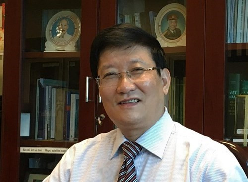 Phó giáo sư Mai Sỹ Tuấn, Chủ biên chương trình môn Khoa học tự nhiên bậc trung học cơ sở. Phó giáo sư Mai Sỹ Tuấn, Chủ biên chương trình môn Khoa học tự nhiên bậc trung học cơ sở.