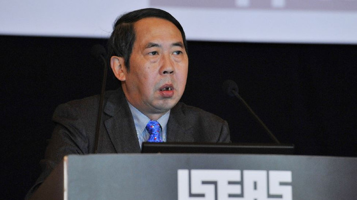 Giáo sư Thời Ân Hoằng, Đại học Nhân Dân, Bắc Kinh, Trung Quốc, ảnh: http://live.rof2014.site.gsi.sg/resources/photo/rof-2015 Giáo sư Thời Ân Hoằng, Đại học Nhân Dân, Bắc Kinh, Trung Quốc, ảnh: http://live.rof2014.site.gsi.sg/resources/photo/rof-2015