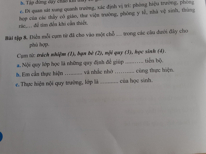 Nội dung bài tập trong sách bài tập Đạo Đức bắt học sinh lớp 1 điền từ với những câu văn dài (Ảnh: Giáo viên cung cấp) Nội dung bài tập trong sách bài tập Đạo Đức bắt học sinh lớp 1 điền từ với những câu văn dài (Ảnh: Giáo viên cung cấp)