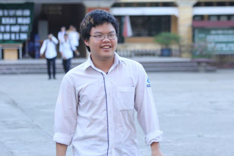 Thí sinh tự tin với phần lý thuyết. Ảnh: Xuân Trung Thí sinh tự tin với phần lý thuyết. Ảnh: Xuân Trung