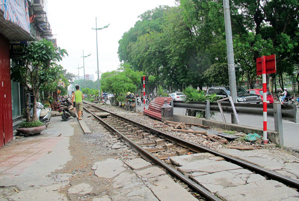 Mục tiêu cụ thể là giảm tai nạn giao thông đường sắt từ 5-10% hàng năm. Ảnh minh họa: Báo Giao thông Mục tiêu cụ thể là giảm tai nạn giao thông đường sắt từ 5-10% hàng năm. Ảnh minh họa: Báo Giao thông