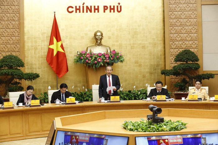 Phó Thủ tướng Thường trực Trương Hòa Bình chủ trì Hội nghị trực tuyến toàn quốc tổng kết công tác an toàn giao thông. Ảnh: VGP. Phó Thủ tướng Thường trực Trương Hòa Bình chủ trì Hội nghị trực tuyến toàn quốc tổng kết công tác an toàn giao thông. Ảnh: VGP.