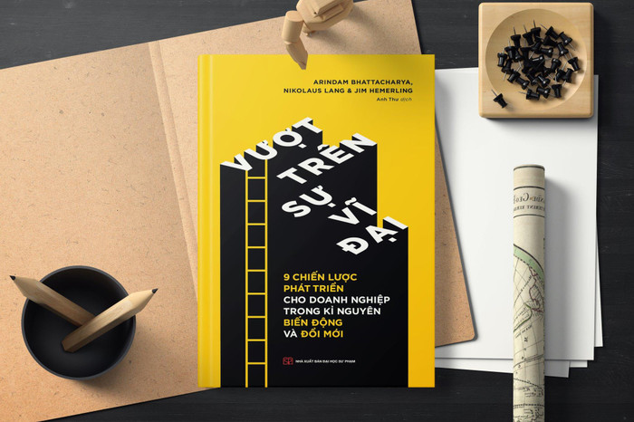 Tiến sĩ Arindam Bhattacharya, Tiến sĩ Nikolaus Lang, Jim Hemerling- 3 tác giả của cuốn sách “Vượt trên sự vĩ đại”.