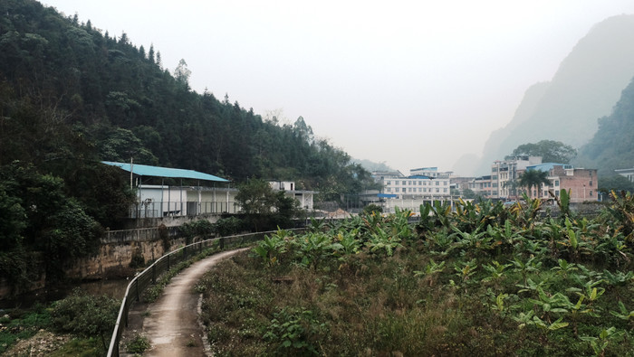 Từng thửa ruộng, từng mét đất của quê hương đều thấm rất nhiều máu của chiến sĩ và đồng bào vùng biên giới. (Ảnh: LC) Từng thửa ruộng, từng mét đất của quê hương đều thấm rất nhiều máu của chiến sĩ và đồng bào vùng biên giới. (Ảnh: LC)