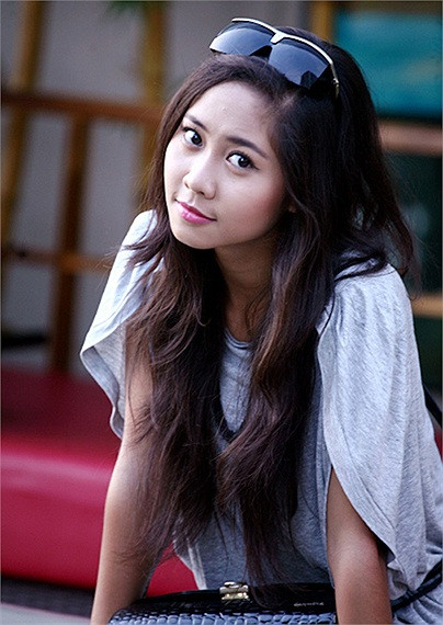 Ngoài ra, Tường Vi còn lại một model ảnh quen thuộc của các tạp chí dành cho tuổi teen. <<Á KHÔI CĐ TÀI CHÍNH - HẢI QUAN ĐẸP LÃNG MẠN TRONG SẮC TÍM <<HOT GIRL CẨM TÚ ĐẸP LÃNG MẠN TRONG SẮC MÀU HOA CỎ <<NGỠ NGÀNG HOT GIRL CÓ VẺ ĐẸP GIỐNG CA SỸ BẢO THY <<NỮ SINH CĐ DU LỊCH ĐẸP DỊU DÀNG TRONG NẮNG THU Ngoài ra, Tường Vi còn lại một model ảnh quen thuộc của các tạp chí dành cho tuổi teen. <<Á KHÔI CĐ TÀI CHÍNH - HẢI QUAN ĐẸP LÃNG MẠN TRONG SẮC TÍM <<HOT GIRL CẨM TÚ ĐẸP LÃNG MẠN TRONG SẮC MÀU HOA CỎ <<NGỠ NGÀNG HOT GIRL CÓ VẺ ĐẸP GIỐNG CA SỸ BẢO THY <<NỮ SINH CĐ DU LỊCH ĐẸP DỊU DÀNG TRONG NẮNG THU