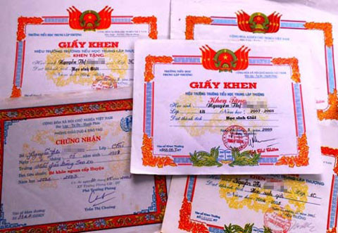 C.T vốn là một học sinh khá. Chỉ vì nông nổi mà em đã tự kết liễu tuổi xuân của mình.