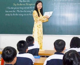Thầy cô eo hẹp về vật chất nhưng giàu có về tiếng cười ảnh 2 Thầy cô eo hẹp về vật chất nhưng giàu có về tiếng cười ảnh 2