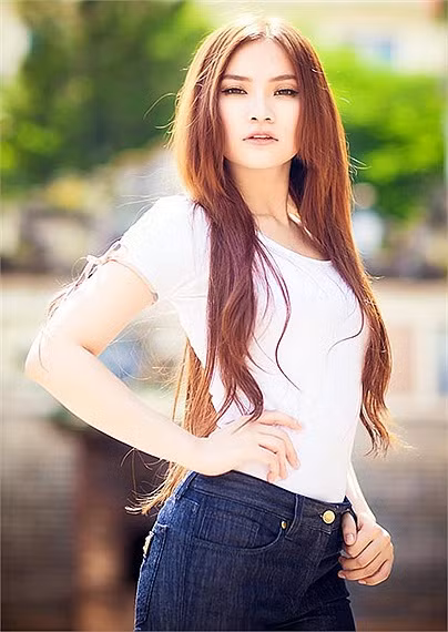 Gương mặt nổi bật nhất trong dàn nữ sinh hot trường Bùi Thị Xuân chính là cô nàng Candy Thu Thủy. Từ còn đi học cấp ba, Thu Thủy đã được toàn trường biết đến khi thường xuyên tham gia các cuộc thi ca hát.. <<Á KHÔI CĐ TÀI CHÍNH - HẢI QUAN ĐẸP LÃNG MẠN TRONG SẮC TÍM <<HOT GIRL CẨM TÚ ĐẸP LÃNG MẠN TRONG SẮC MÀU HOA CỎ <<NGỠ NGÀNG HOT GIRL CÓ VẺ ĐẸP GIỐNG CA SỸ BẢO THY <<NỮ SINH CĐ DU LỊCH ĐẸP DỊU DÀNG TRONG NẮNG THU