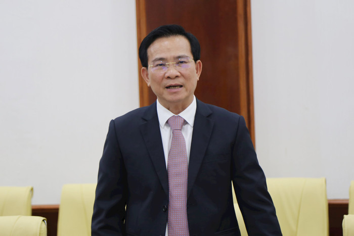 Ông Hồ Văn Mười - Phó Bí thư tỉnh ủy, Chủ tịch UBND tỉnh Đắk Nông phát biểu tại Lễ ký kết. 3. Ông Hồ Văn Mười - Phó Bí thư tỉnh ủy, Chủ tịch UBND tỉnh Đắk Nông phát biểu tại Lễ ký kết.jpg