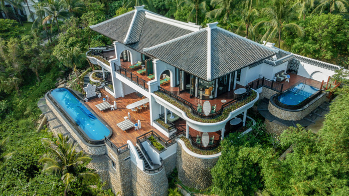 InterContinental Danang Sun Peninsula Resort – khu nghỉ dưỡng sang trọng đẳng cấp thế giới toạ lạc tại bán đảo Sơn Trà. 4-Bedroom-Pool-Villa-Aerial-scaled.jpg