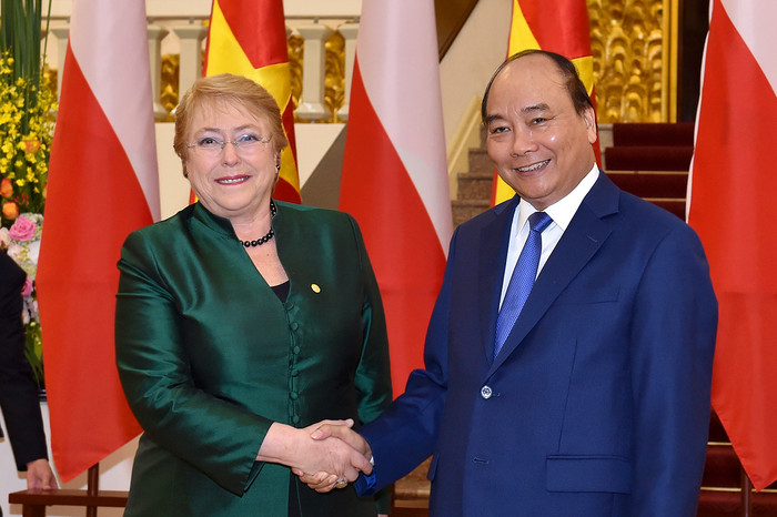 Thủ tướng Nguyễn Xuân Phúc tiếp Tổng thống Chile Michelle Bachelet. (Ảnh: VPCP) Thủ tướng Nguyễn Xuân Phúc tiếp Tổng thống Chile Michelle Bachelet. (Ảnh: VPCP)