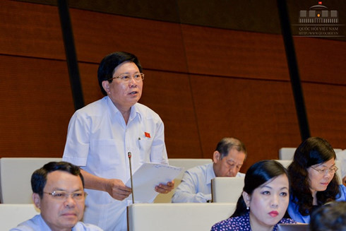 Đại biểu Thưởng cho rằng lãng phí trong giáo dục hiện nay là vô cùng lớn, cả vô hình và hữu hình. (Ảnh: Quochoi.vn)