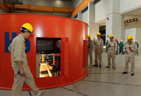 Việc hòa lưới thành công tổ máy số 5 Nhà máy thủy điện Sơn La vào hệ thống điện quốc gia vào thời điểm này có ý nghĩa hết sức quan trọng trong cung ứng điện năm 2012 và các năm tiếp theo. Việc hòa lưới thành công tổ máy số 5 Nhà máy thủy điện Sơn La vào hệ thống điện quốc gia vào thời điểm này có ý nghĩa hết sức quan trọng trong cung ứng điện năm 2012 và các năm tiếp theo.