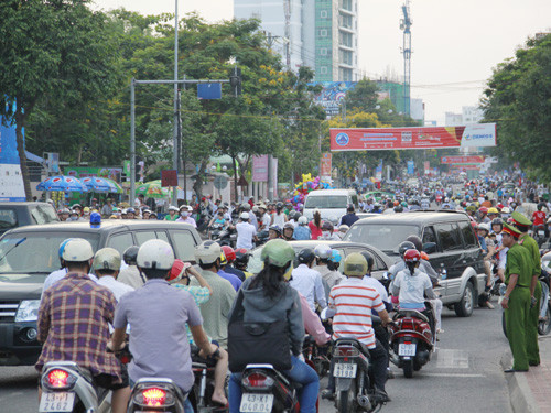 TP.Đà Nẵng đón hơn 350.000 du khách dịp này. Ảnh: Nguyễn Tú. TP.Đà Nẵng đón hơn 350.000 du khách dịp này. Ảnh: Nguyễn Tú.
