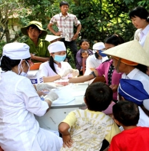 Người mắc bệnh không hề có biểu hiện ngứa ngáy hay đau đớn gì nên có thể đây không phải là “bệnh lạ” đang “hoành hành” tại huyện Ba Tơ. Người mắc bệnh không hề có biểu hiện ngứa ngáy hay đau đớn gì nên có thể đây không phải là “bệnh lạ” đang “hoành hành” tại huyện Ba Tơ.