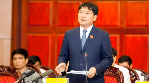 Bộ trưởng Bộ GTVT Đinh La Thăng trả lời các câu hỏi của các đại biểu. Ảnh: Nguyễn Khánh. Bộ trưởng Bộ GTVT Đinh La Thăng trả lời các câu hỏi của các đại biểu. Ảnh: Nguyễn Khánh.