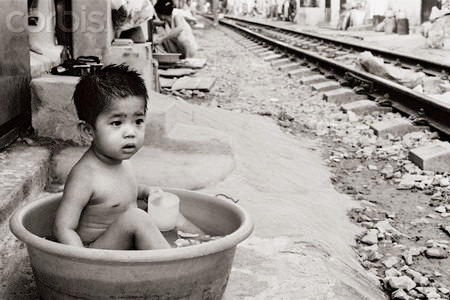 Một hình ảnh đời thường ngộ nghĩnh ở gần ga Hà Nội. Một hình ảnh đời thường ngộ nghĩnh ở gần ga Hà Nội.