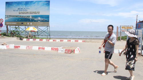 Một góc khu bãi biển Cần Giờ đoạn thuộc khu du lịch 30 tháng 4 - nơi dự kiến triển khai dự án trung tâm điện gió. Ảnh: Q. Khải. Một góc khu bãi biển Cần Giờ đoạn thuộc khu du lịch 30 tháng 4 - nơi dự kiến triển khai dự án trung tâm điện gió. Ảnh: Q. Khải.