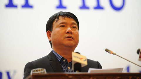 Bộ trưởng Đinh La Thăng trong cuộc họp báo thường kỳ của Chính phủ. Bộ trưởng Đinh La Thăng trong cuộc họp báo thường kỳ của Chính phủ.