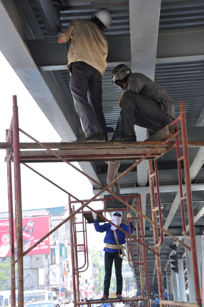 Phần nền cũng được thực hiện xong trước ngày 26/4 này. Phần nền cũng được thực hiện xong trước ngày 26/4 này.