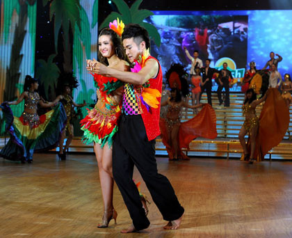 Đôi chân trần của Minh Quân làm bùng lên tranh luận. Ảnh: VTC News. Đôi chân trần của Minh Quân làm bùng lên tranh luận. Ảnh: VTC News.