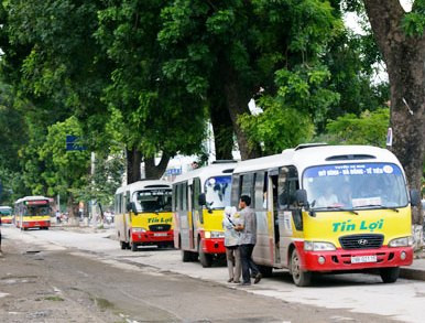 Khoảng cách tối đa giữa hai điểm dừng, đón trả khách ở ngoại thành là 2km. Ảnh minh họa. Khoảng cách tối đa giữa hai điểm dừng, đón trả khách ở ngoại thành là 2km. Ảnh minh họa.