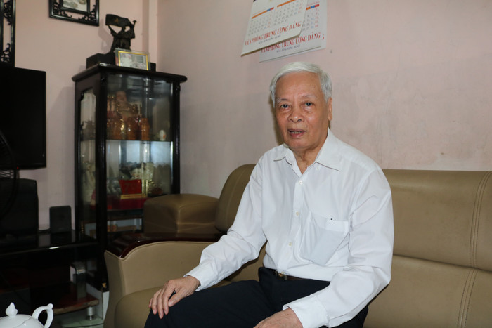 Ông Ngô Văn Sửu trao đổi với phóng viên. Ảnh: Đỗ Thơm. Ông Ngô Văn Sửu trao đổi với phóng viên. Ảnh: Đỗ Thơm.