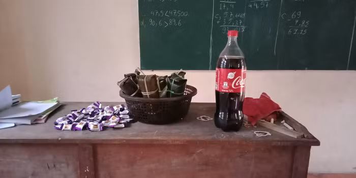 Đây là tất cả những gì cho bữa tiệc cuối năm. Đơn sơ thôi nhưng ấm áp vô cùng. Đây là tất cả những gì cho bữa tiệc cuối năm. Đơn sơ thôi nhưng ấm áp vô cùng.