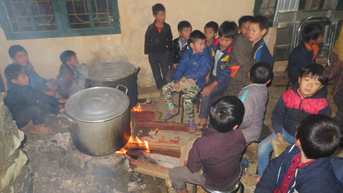 Niềm vui được trông nồi bánh chưng, đội hình luôn thu hút và cực kỳ rôm rả trong câu chuyện cuối năm. Niềm vui được trông nồi bánh chưng, đội hình luôn thu hút và cực kỳ rôm rả trong câu chuyện cuối năm.