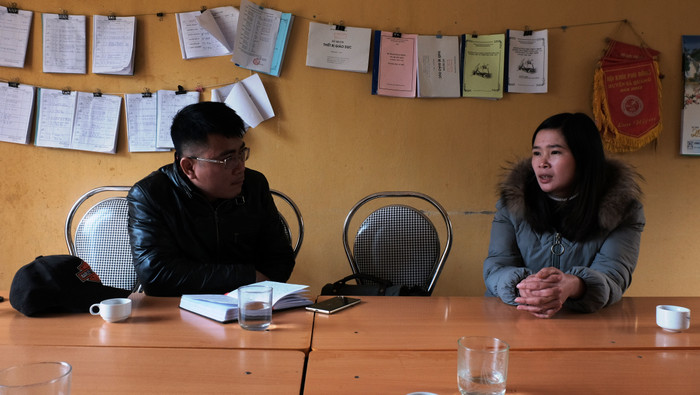 Cô Đặng Thị Hồng trò chuyện với phóng viên. Cô Đặng Thị Hồng trò chuyện với phóng viên.