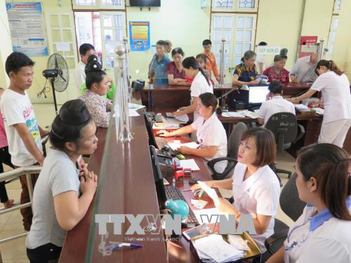 Thủ tục y tế nhanh gọn, chất lượng khám chữa bệnh ngày càng tốt hơn là lý do người dân ghi nhận nỗ lực của cá nhân Bộ trưởng và ngành y tế. (Ảnh: TTXVN) Thủ tục y tế nhanh gọn, chất lượng khám chữa bệnh ngày càng tốt hơn là lý do người dân ghi nhận nỗ lực của cá nhân Bộ trưởng và ngành y tế. (Ảnh: TTXVN)