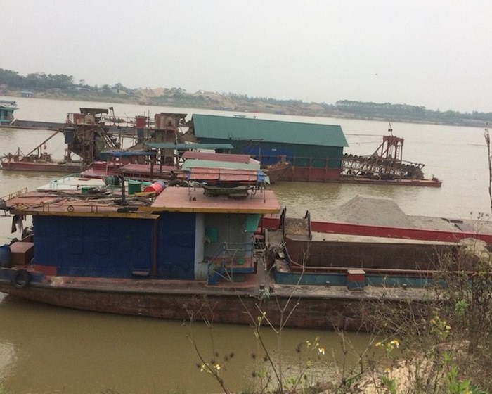 Chủ tịch Hà Nội: Tàu khai thác cát lậu hoạt động cách tàu công an có hơn 10m ảnh 2 Chủ tịch Hà Nội: Tàu khai thác cát lậu hoạt động cách tàu công an có hơn 10m ảnh 2
