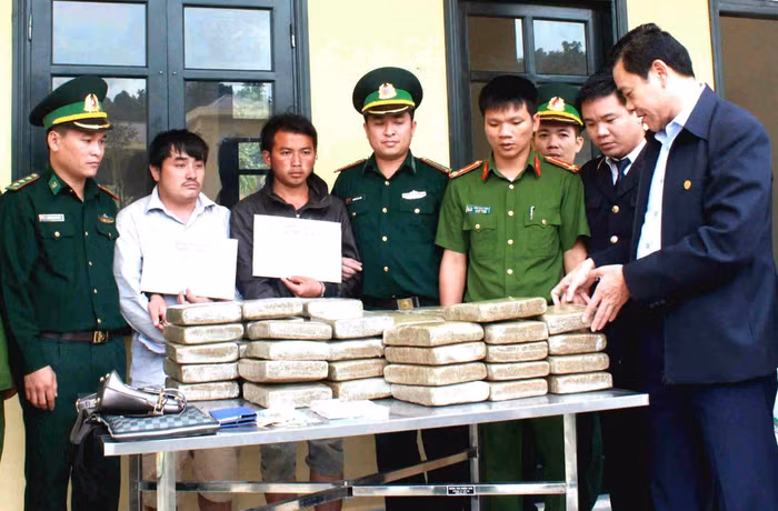 Bộ đội biên phòng Hà Tĩnh phá chuyên án lớn từ Lào về Việt Nam.