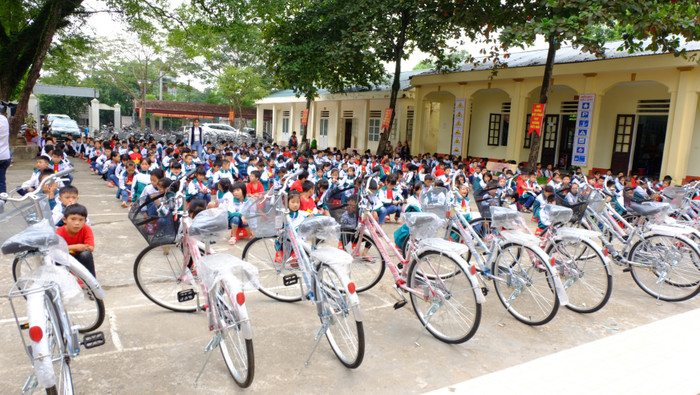 Những món quà đặc biệt ý nghĩa đối với các em học sinh nghèo vượt khó thị xã Phú Thọ. (Ảnh: LC) Những món quà đặc biệt ý nghĩa đối với các em học sinh nghèo vượt khó thị xã Phú Thọ. (Ảnh: LC)