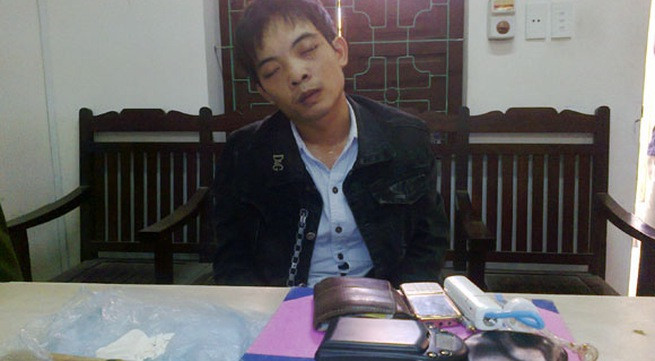 Chất Amoniac vì vậy sẽ bị đào thải qua da, khiến mồ hôi của người nghiện lúc nào tiết ra rất nhiều , đặc biệt rất nặng mùi giống như mùi nước tiểu mèo.