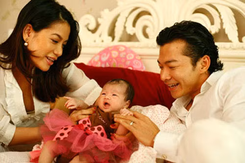 Ngọc Ánh có một gia đình đẹp và hạnh phúc nên không quá ngạc nhiên khi kiều nữ này ngày càng quyến rũ và gợi cảm.