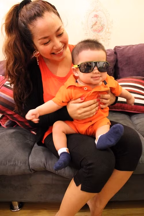 Ốc Thanh Vân tuy vẫn còn khá đẫy đà sau sinh, nhưng đa số ý kiến nhận xét rằng nhìn cô xinh đẹp mặn mà và quyến rũ hơn.