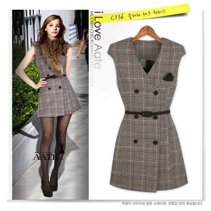 Váy kẻ caro chưa bao giờ là lỗi mốt, kiểu váy chữ A đơn giản nhưng mang cho bạn vẻ ngoài hoàn hảo.