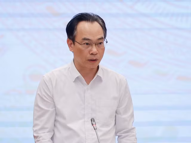 Thu truong Hoang Minh Son.jpg